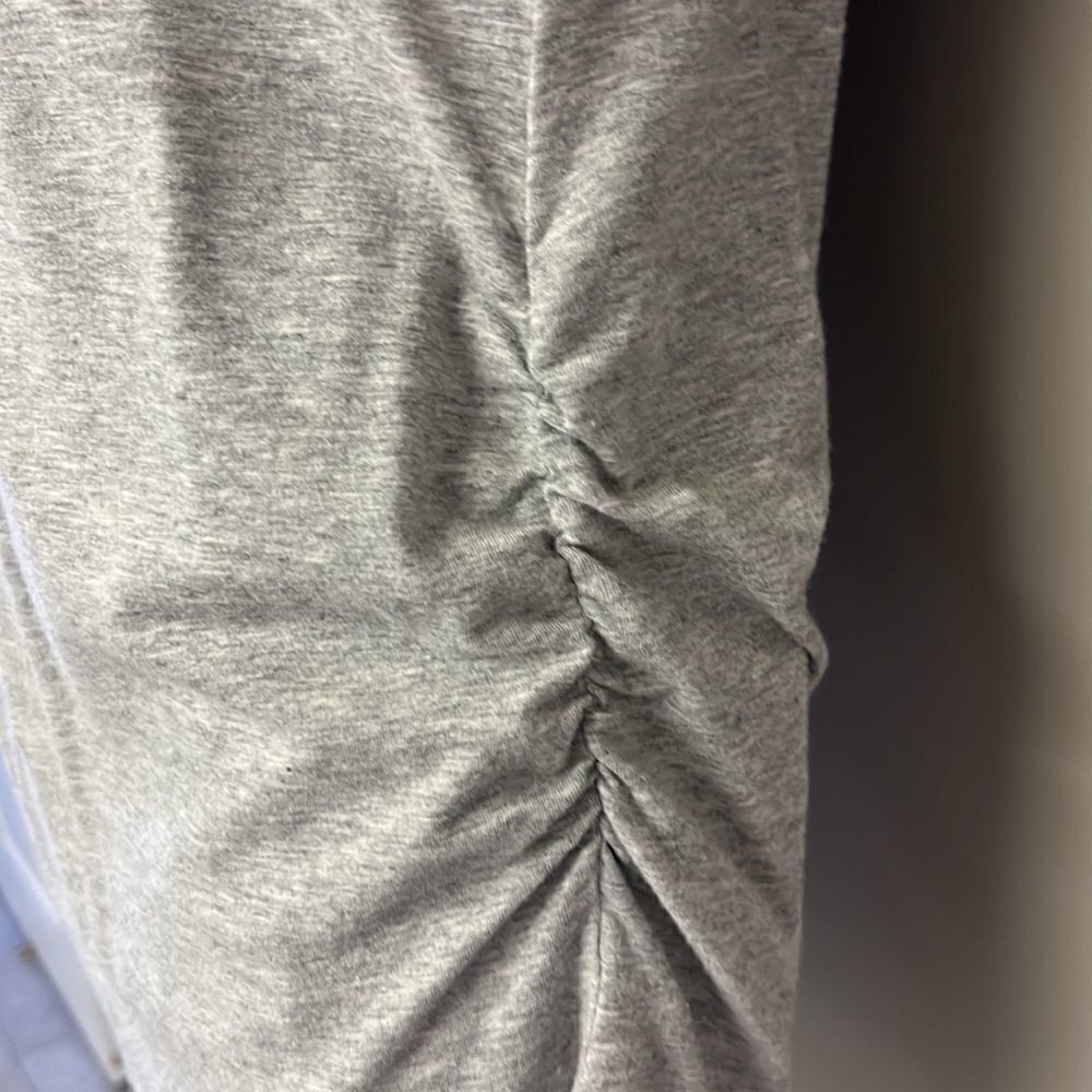 All Worthy by Hunter McGrady Heather Gray Short Sleeve Rouged T- Shirt- Small - Picture 6 of 11